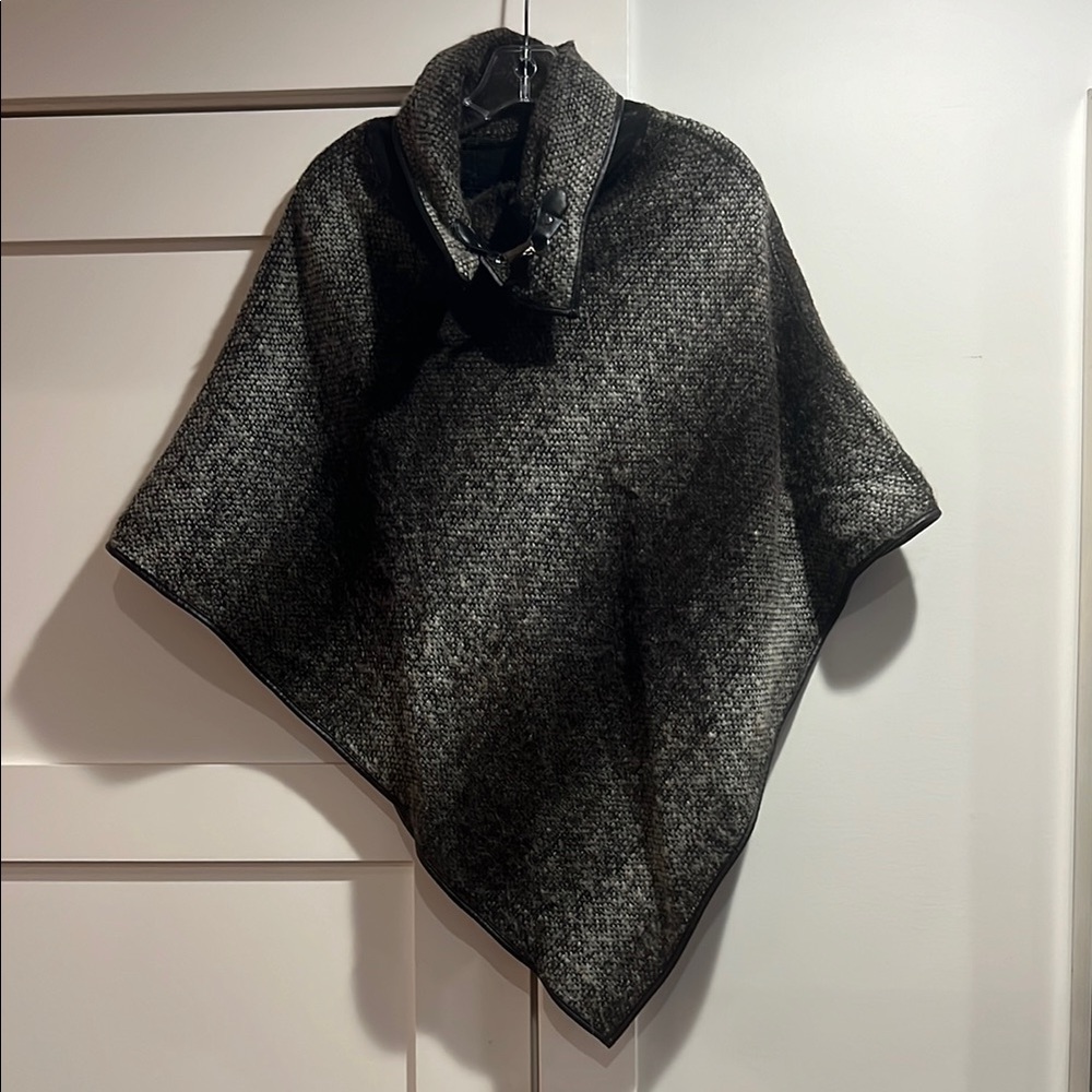 Chic Ombre Poncho Brown tones